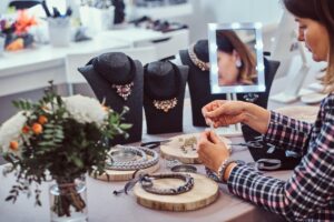 Match Jewelry with Your Outfit